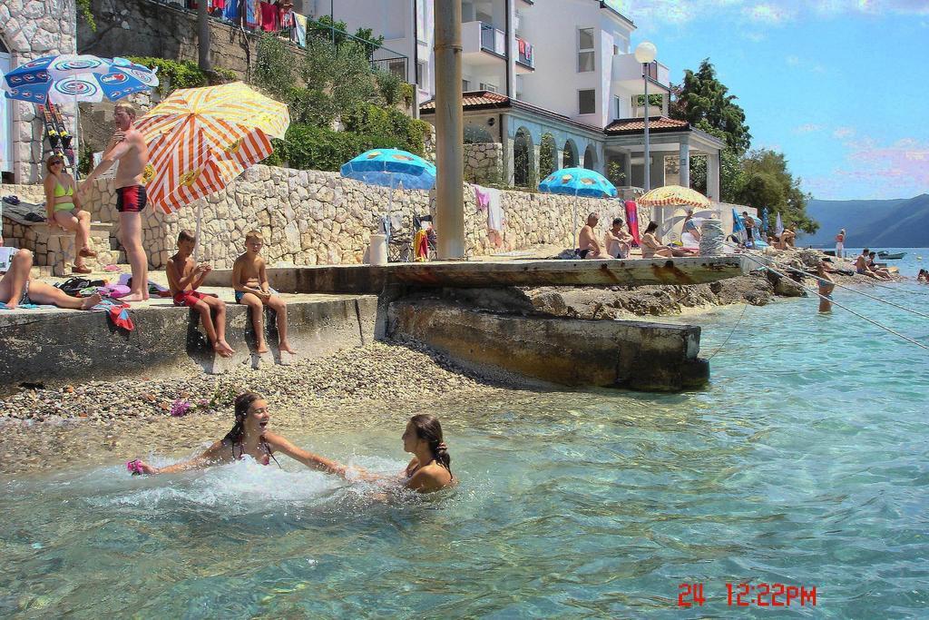 Holiday Home Apartment Tedo Klek Ngoại thất bức ảnh