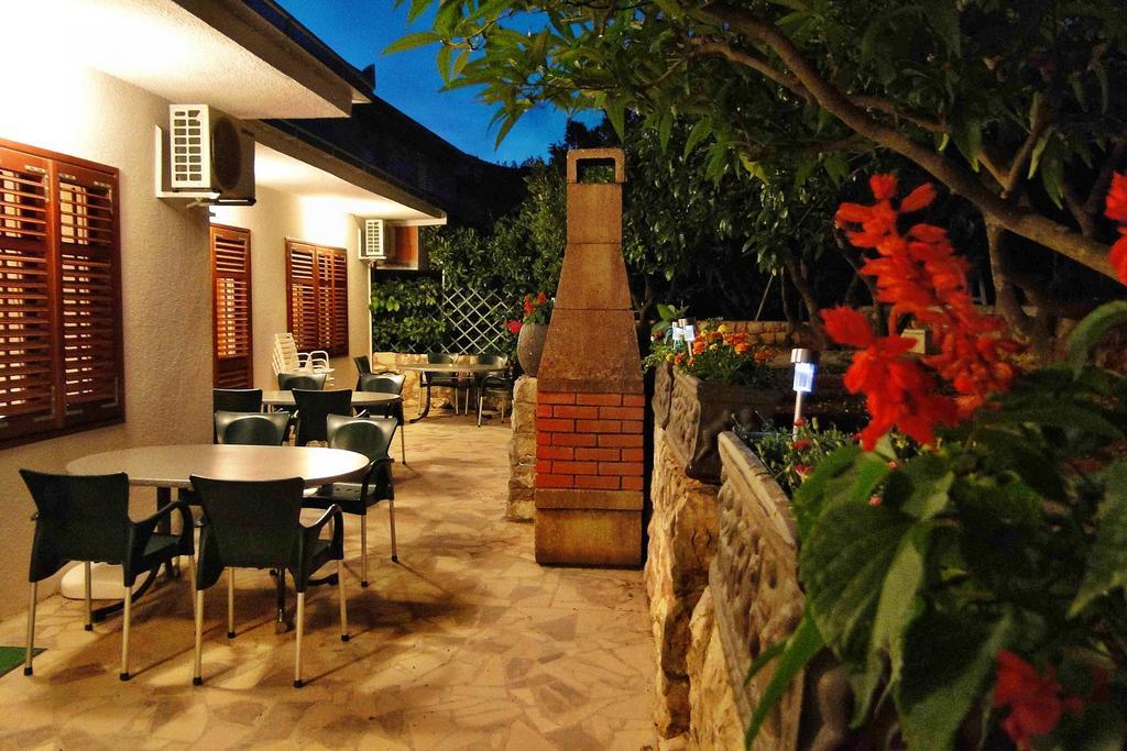 Holiday Home Apartment Tedo Klek Ngoại thất bức ảnh