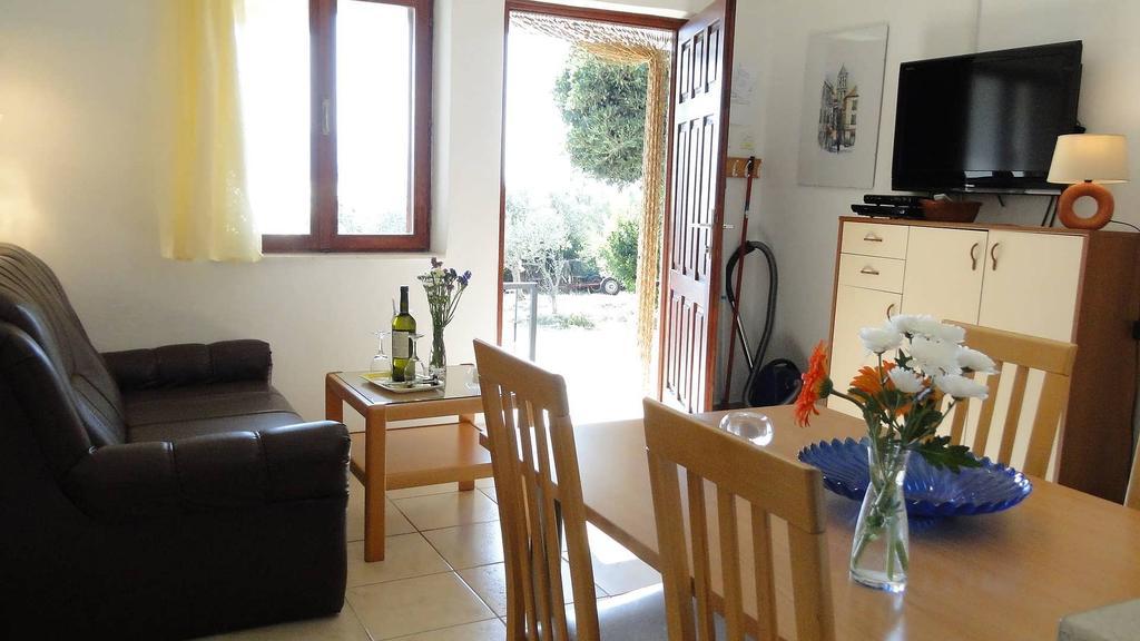 Holiday Home Apartment Tedo Klek Ngoại thất bức ảnh